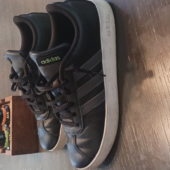 Adidas, big kids size 5, leather - Picture 2 of 5